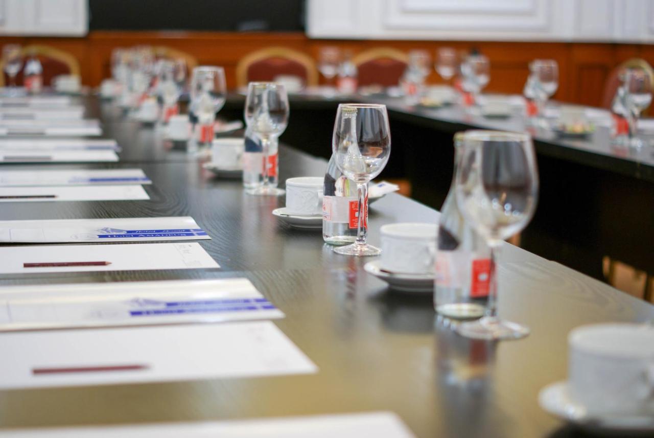 Hotel Mozart Valladolid Ngoại thất bức ảnh